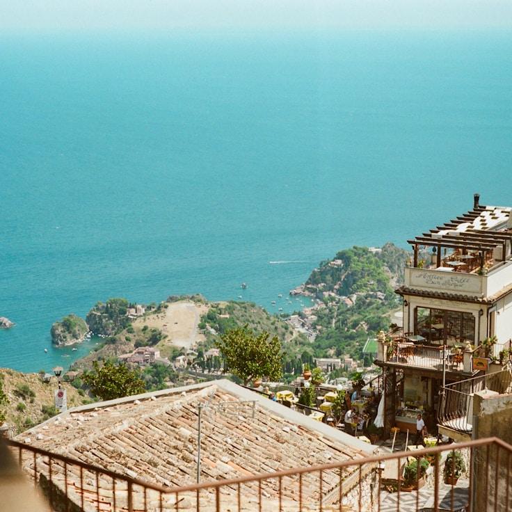 Family-friendly dining with comfortable seating